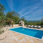 Maslina Villa *