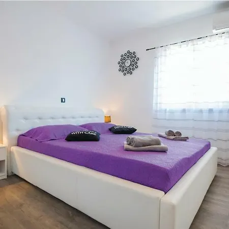 Maslina * Imotski